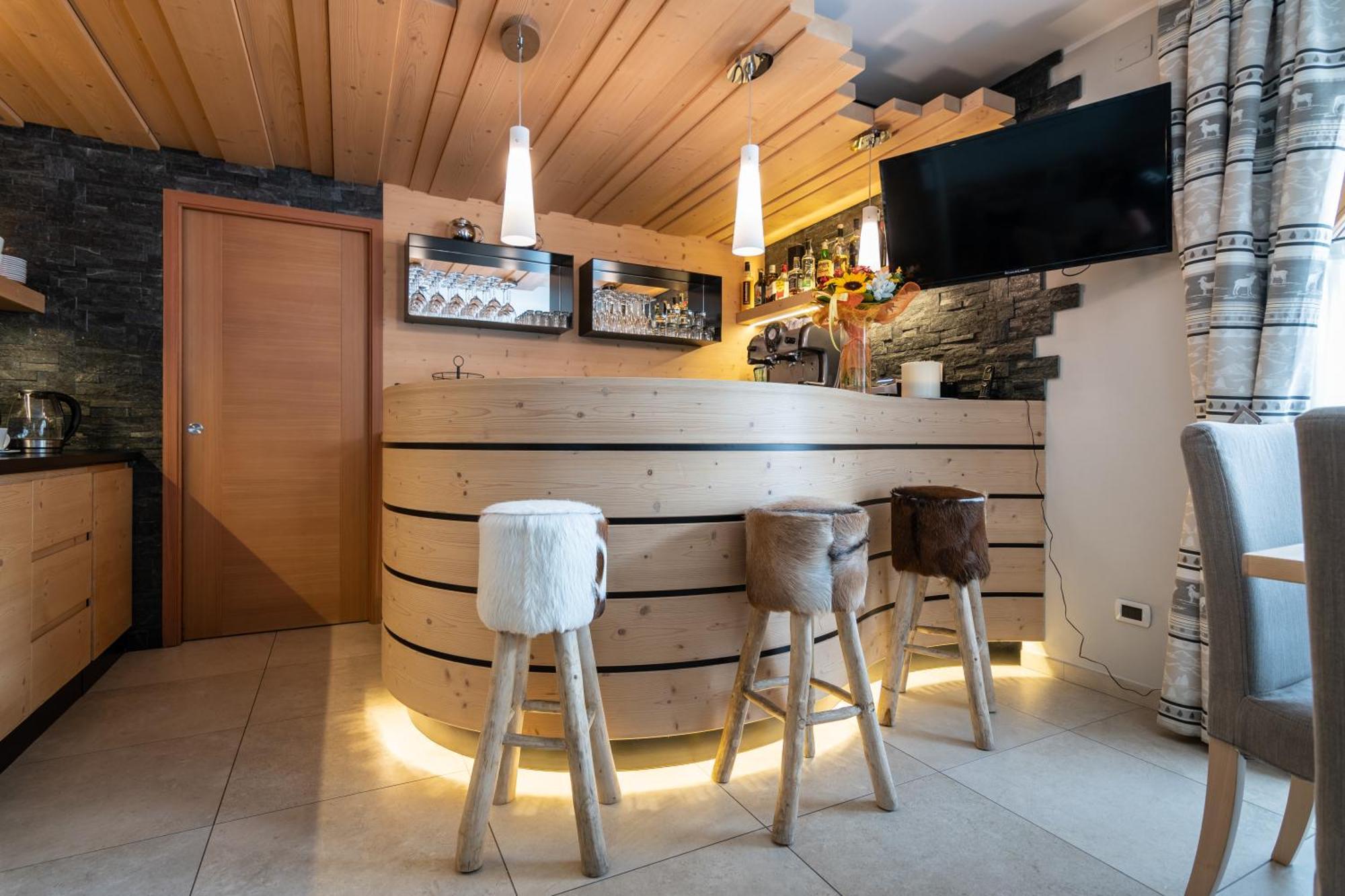 Aparthotel Dolomites Living&Relax Commezzadura Exterior photo