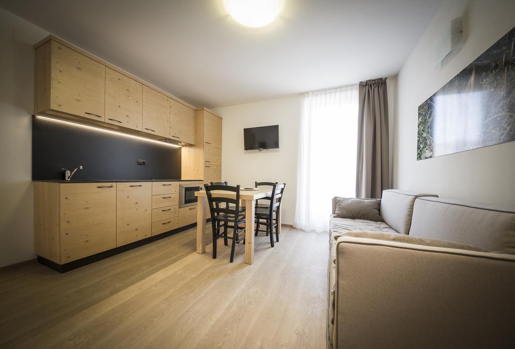 Aparthotel Dolomites Living&Relax Commezzadura Room photo